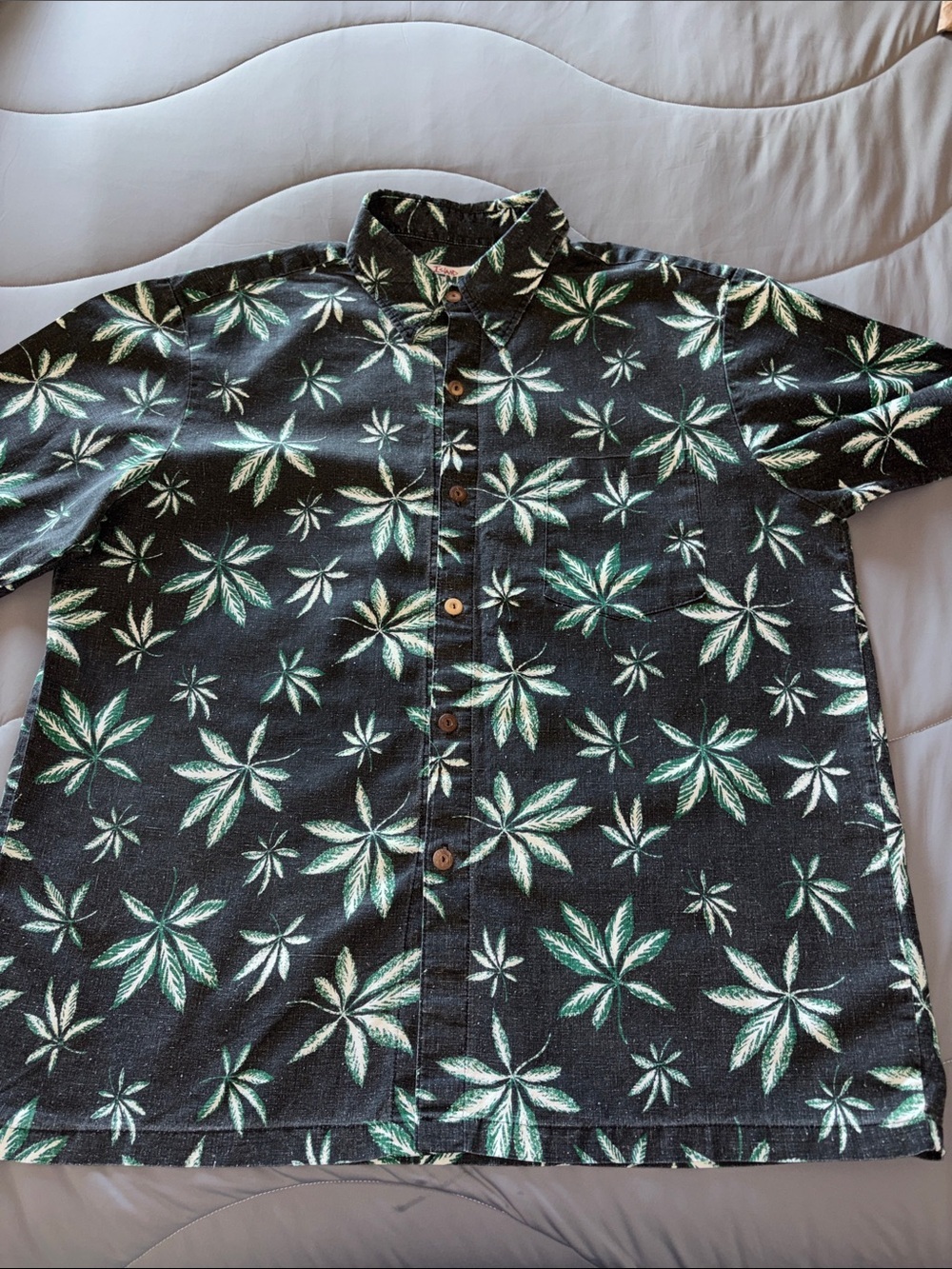 Vintage Island Hemp WearMen's Short-Sleeve Green Leaf Print Shirt EUC XL